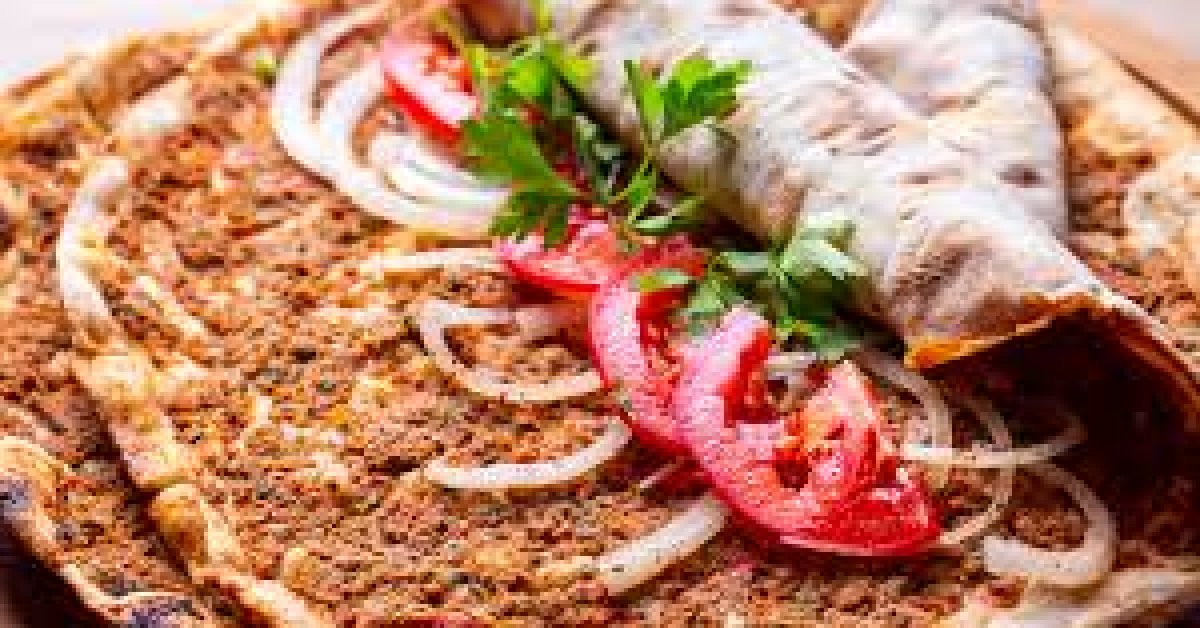 Evde pratik ve nefis lahmacun nasıl yapılır, malzemeleri neler?