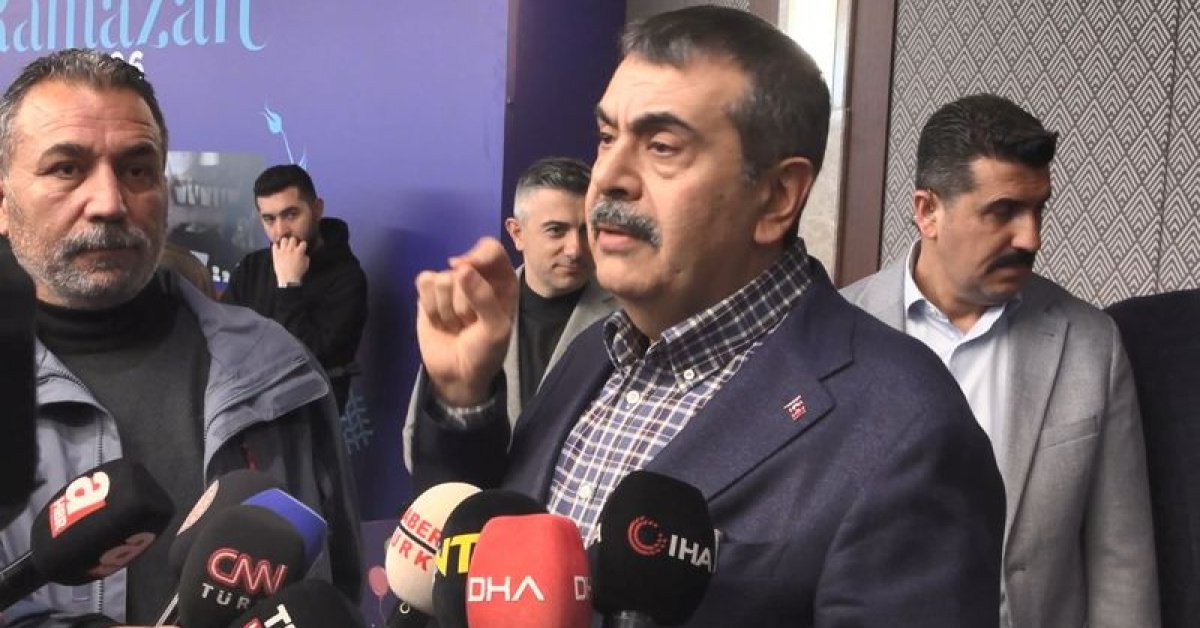 Bakan Yusuf Tekin, ‘Külliye’de Ramazan’ etkinlik alanını ziyaret etti
