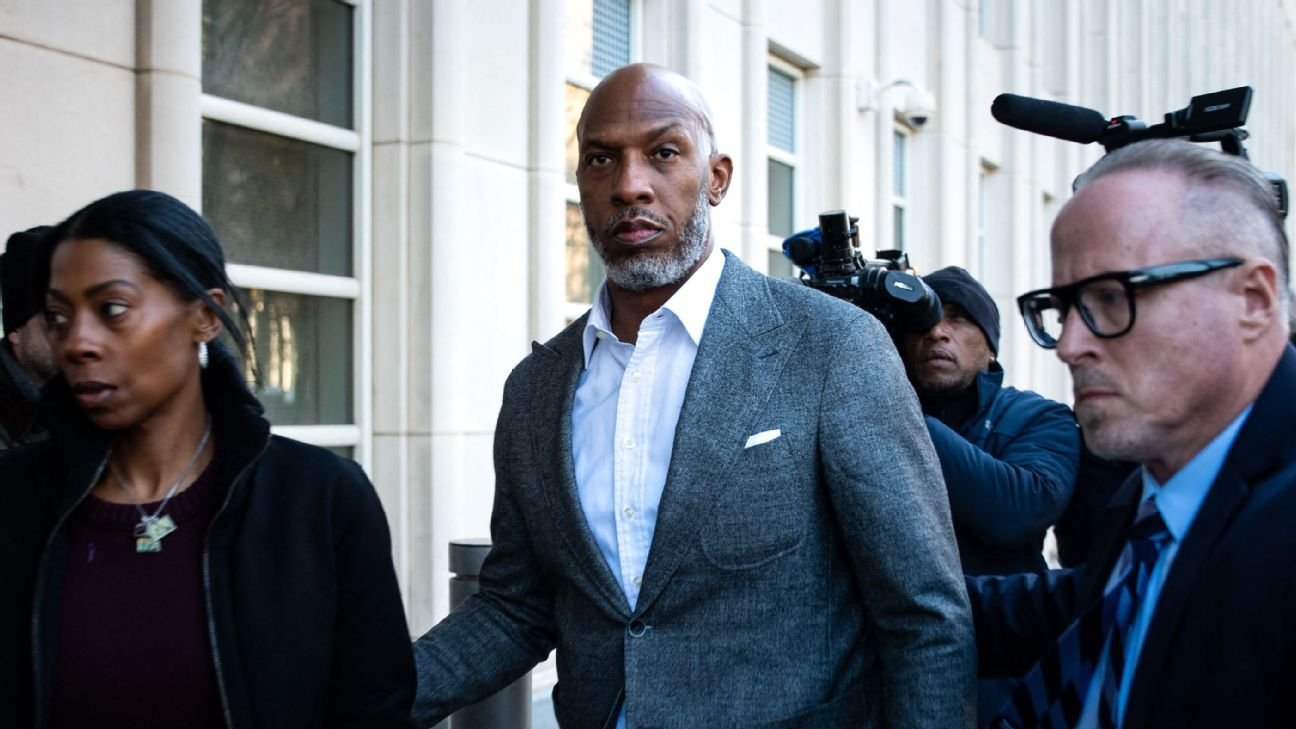Prosecutors to extend formal plea agreements in poker case