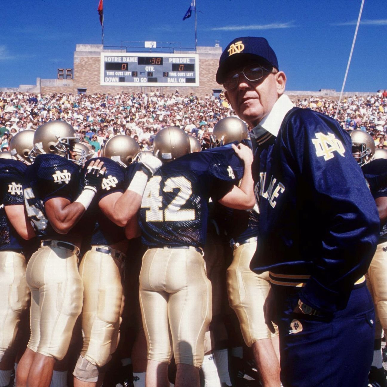 Legendary football coach, commentator Lou Holtz dies at 89