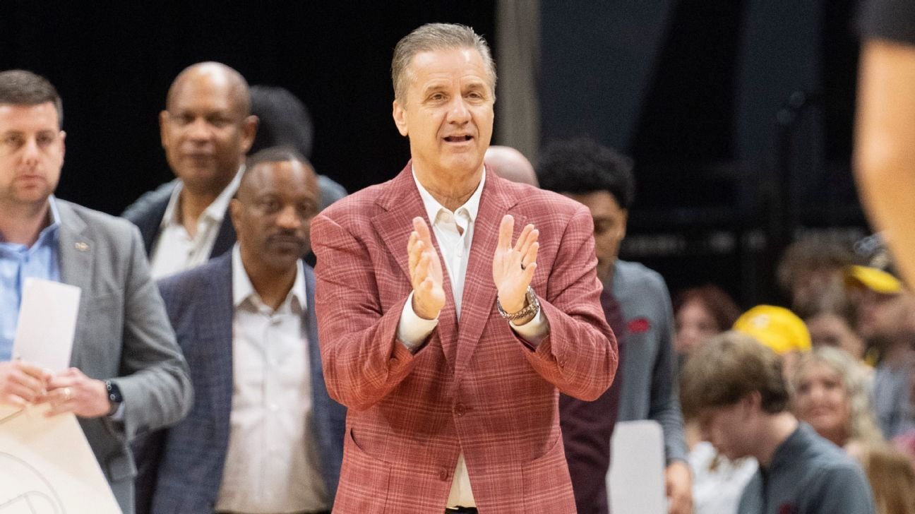 Arkansas tops Missouri in OT giving Calipari 900th career win