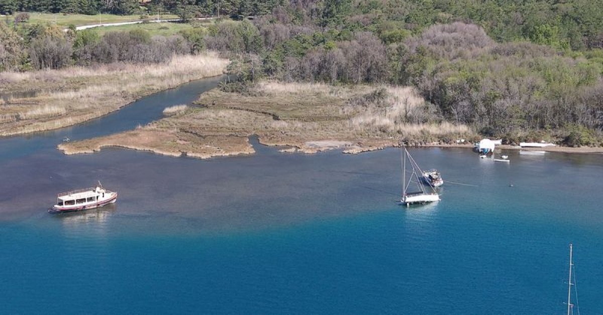 Marmaris'te deniz suyu yaklaşık 5 metre çekildi