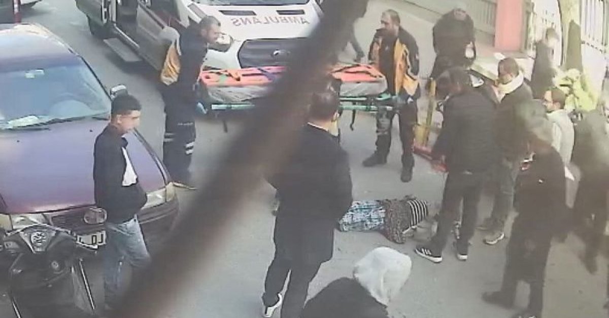 Son dakika: Fatih’te yaşlı kadın geri manevra yapan minibüsün altında kaldı: O anlar kamerada