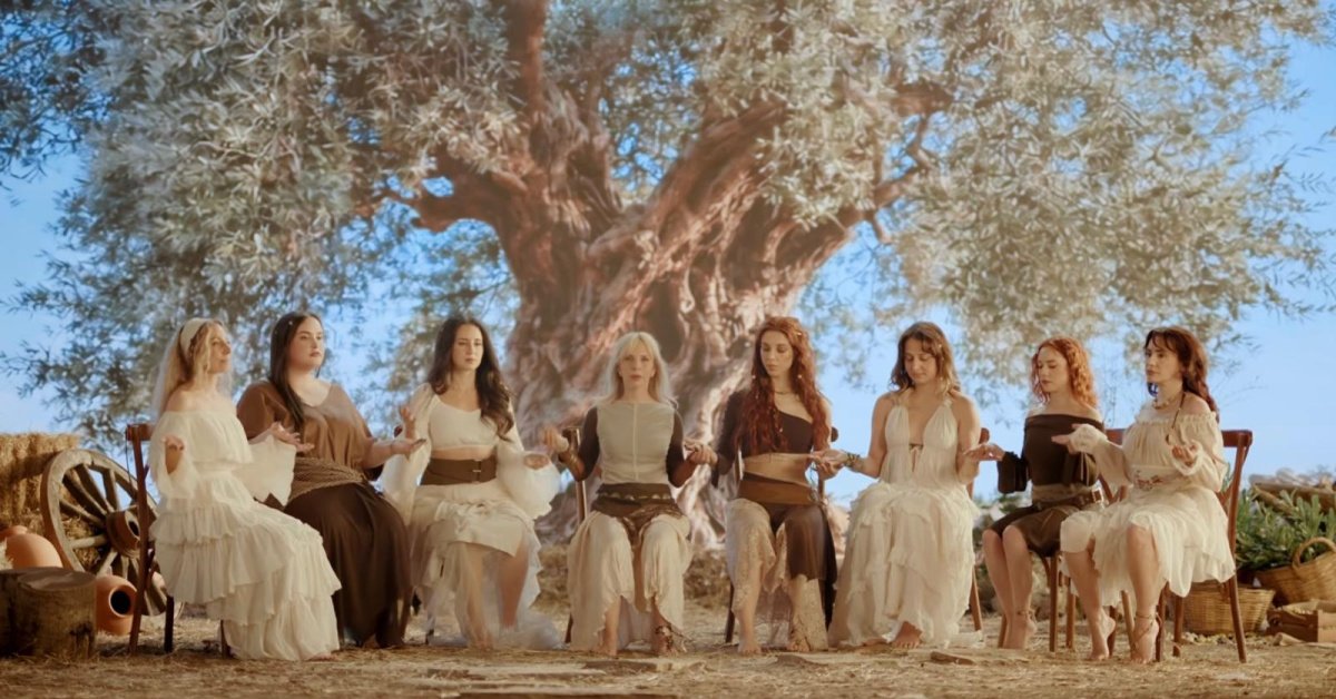 Sezen Aksu yazdı; 8 kadın, ‘Tuz’ şarkısını 8 Mart Dünya Kadınları Günü için söyledi