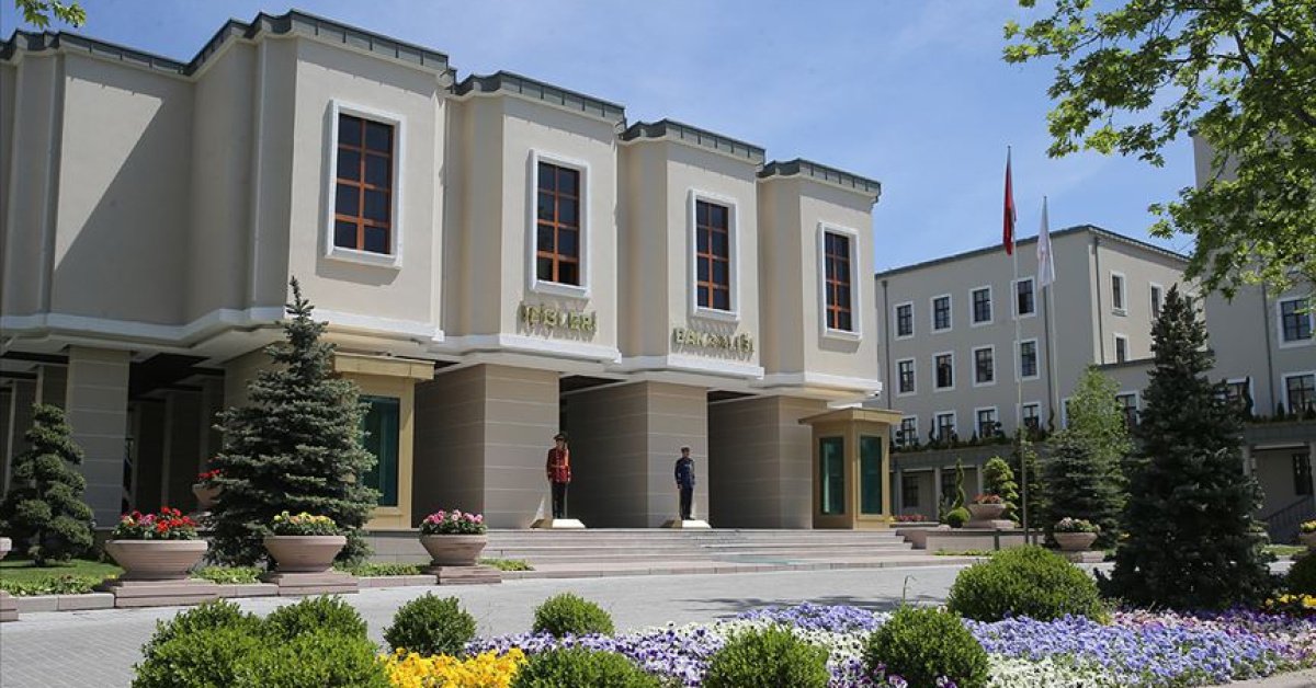 Vali yardımcısı Kasımoğlu, görevinden uzaklaştırıldı