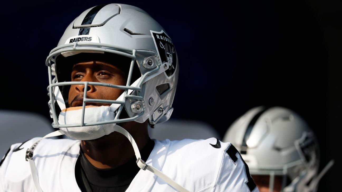 Sources: Jets get their QB, trade with Raiders for Geno Smith