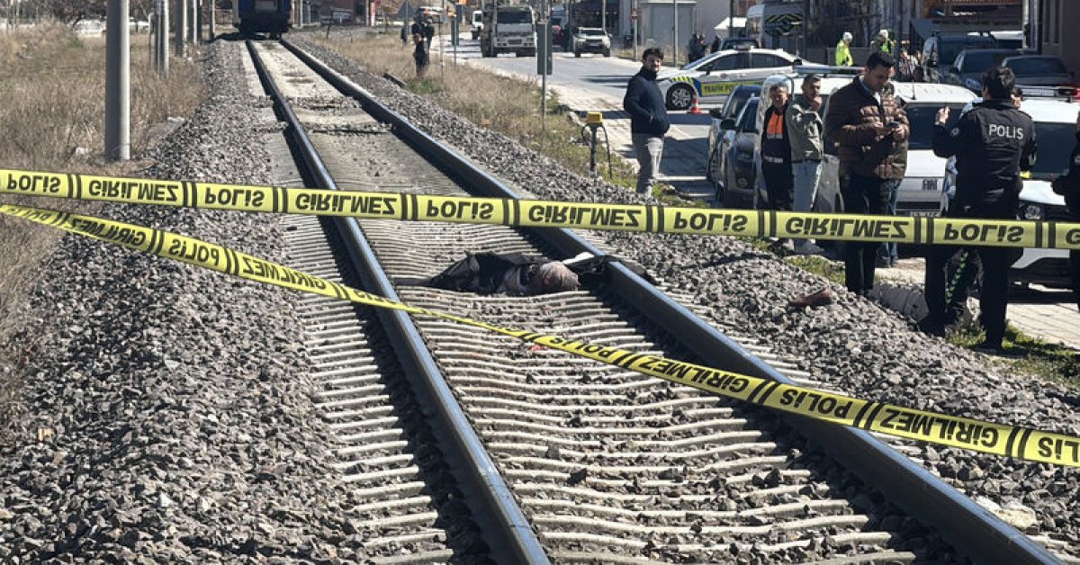 Yolcu treninin çarptığı kadın hayatını kaybetti
