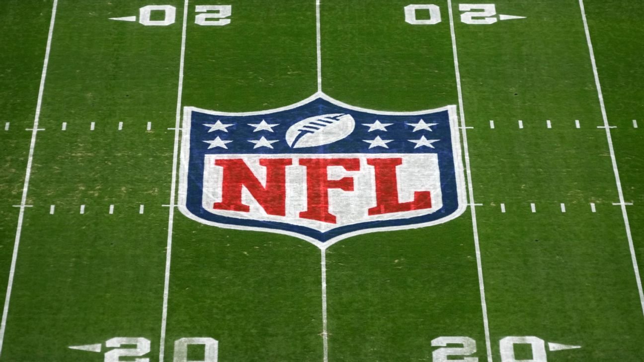 NFL explores adding game on Thanksgiving Eve, source says