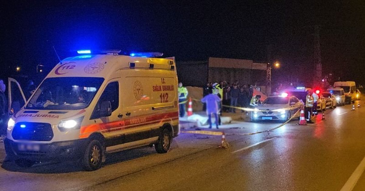 Adana’da belediye otobüsü ile motosiklet çarpıştı: 1 ölü