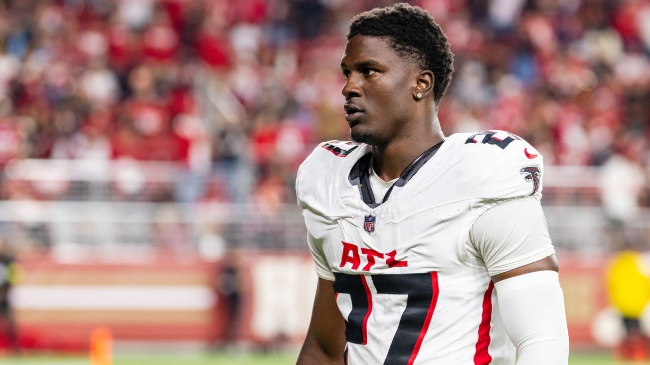 Falcons’ James Pearce Jr. charged with 3 felonies, misdemeanor