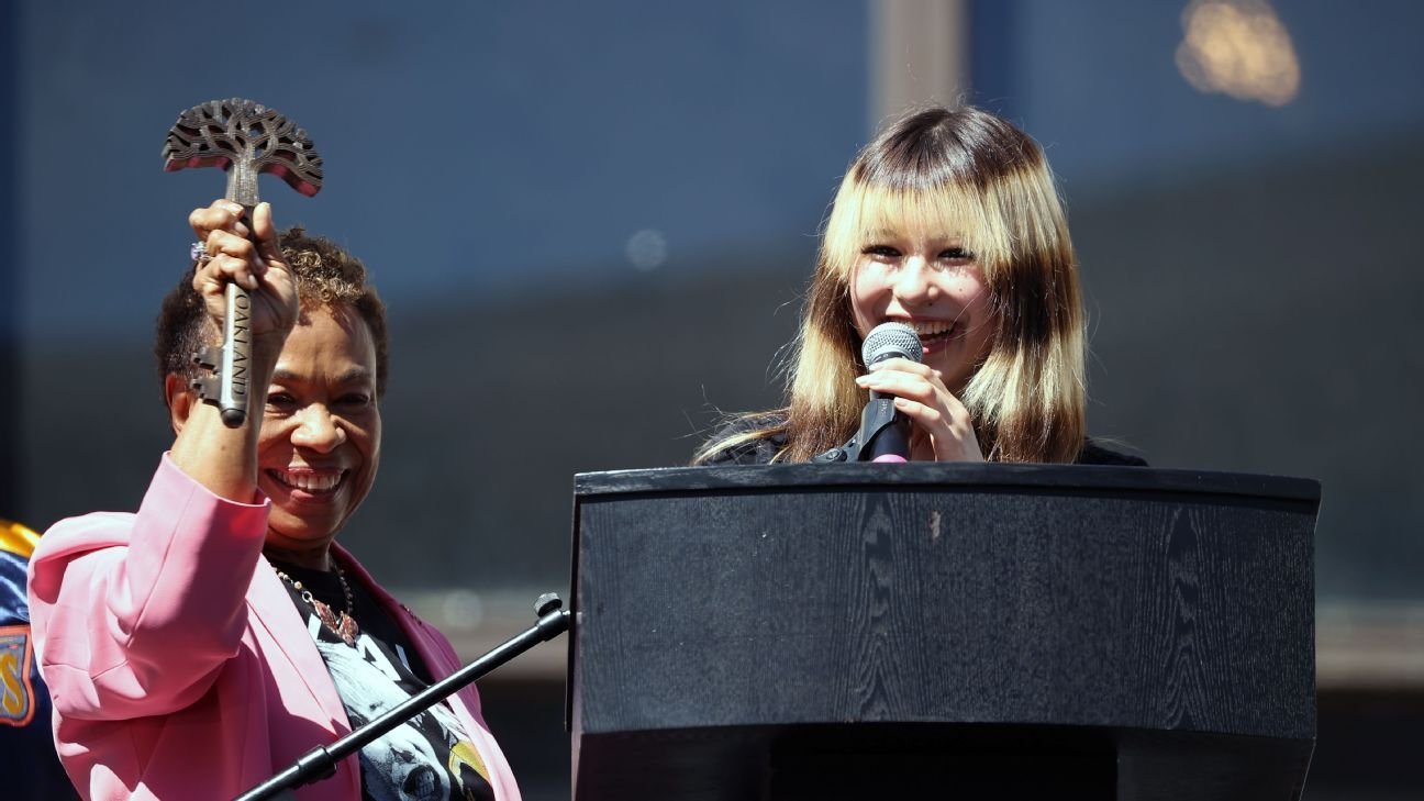 Olympic champion Alysa Liu receives key to Oakland in hometown rally