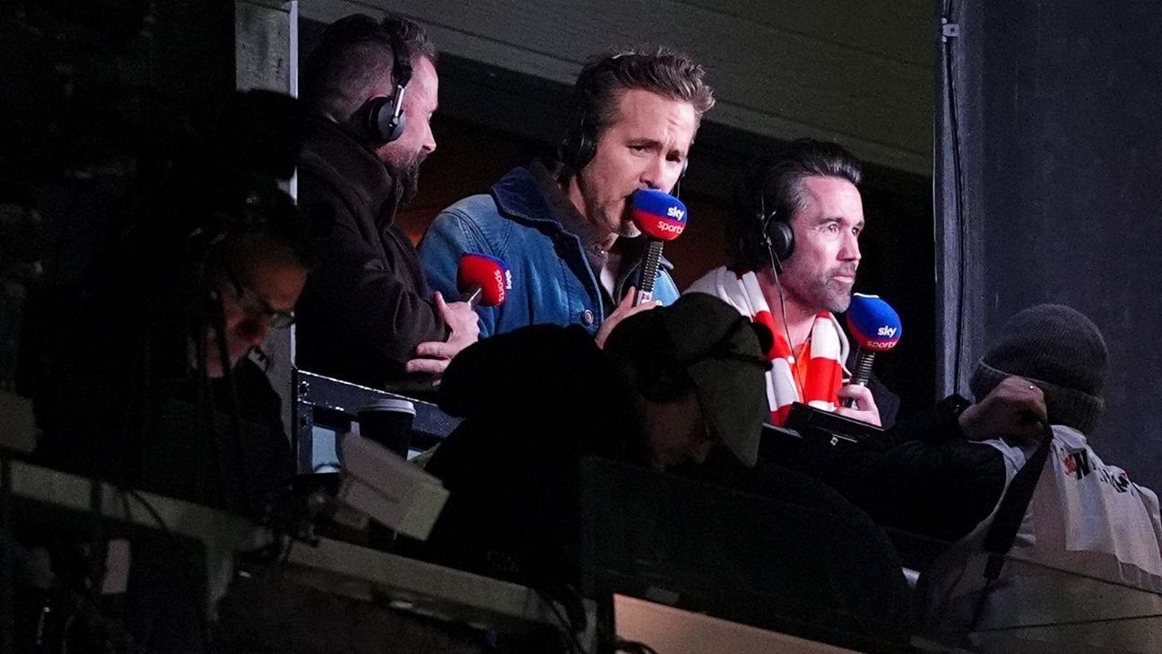Ryan Reynolds, Rob Mac commentate Wrexham match vs. Swansea
