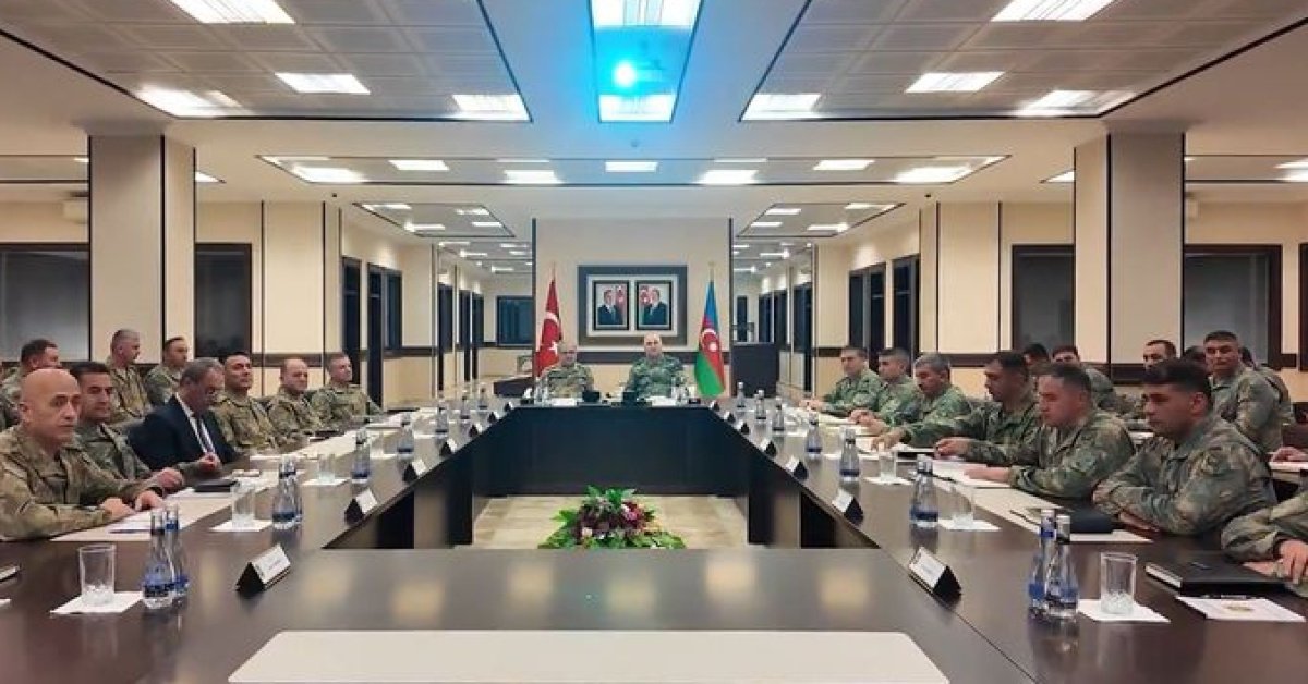 Kara Kuvvetleri Komutanı İran sınırında