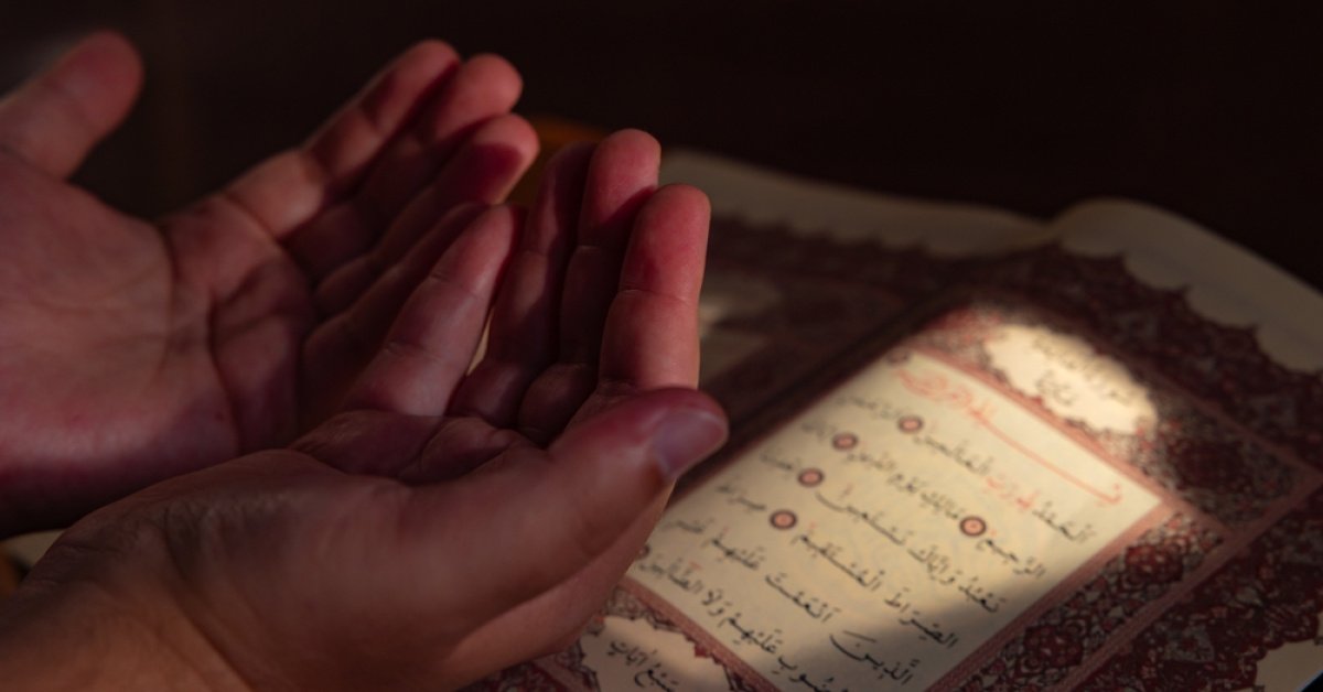 Salavat nasıl getirilir? Kadir Gecesi’nde okunacak Salavat-ı Şerif Türkçe okunuşu, anlamı ve faziletleri