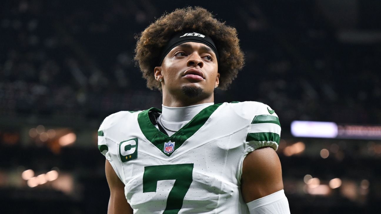 Sources: Jets to trade QB Justin Fields to Chiefs for 2027 pick