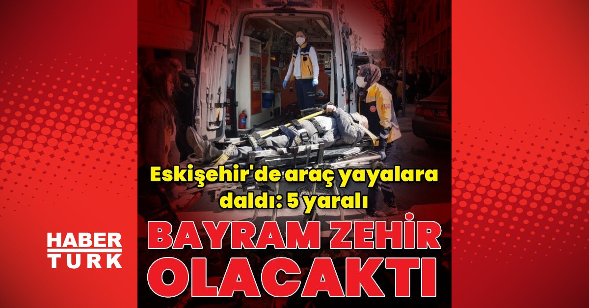 Kırmızı ışıkta duran araca çarpan otomobil, yayaların arasına daldı; 5 yaralı