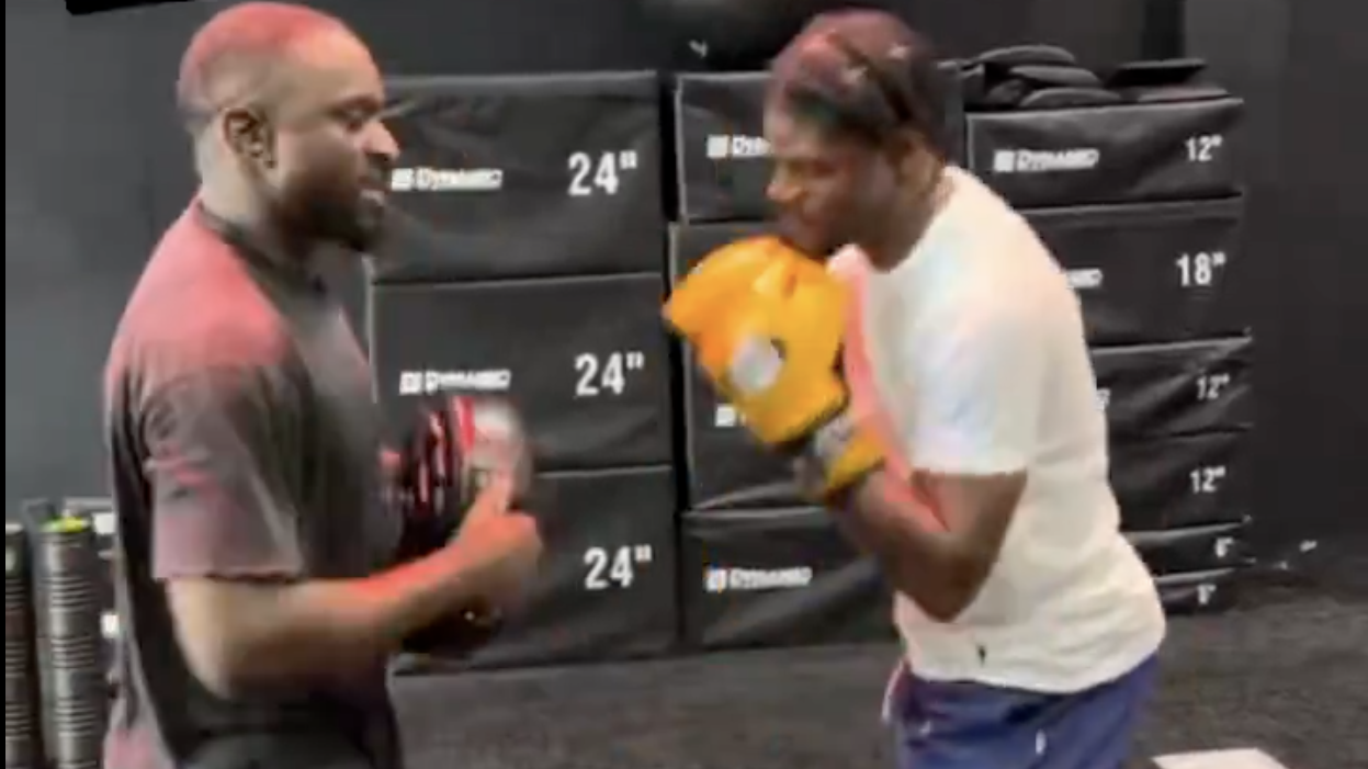 Lamar Jackson adds boxing to his offseason training routine