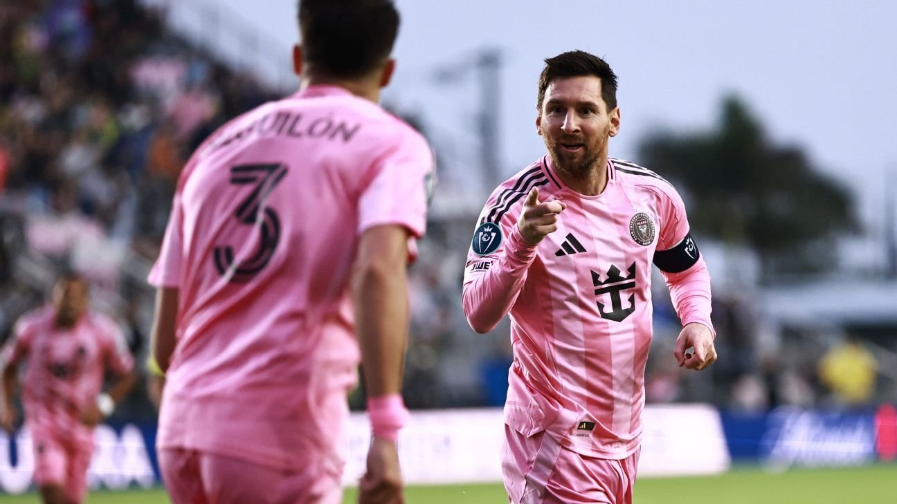 Lionel Messi hits 900th career goal, but can he reach 1,000? Can he pass Ronaldo?
