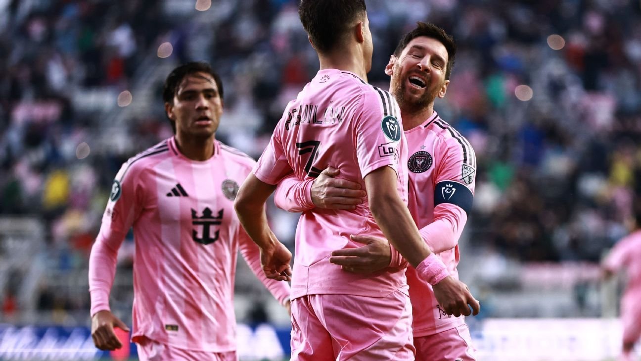 Lionel Messi scores 900th career goal, joins Cristiano Ronaldo