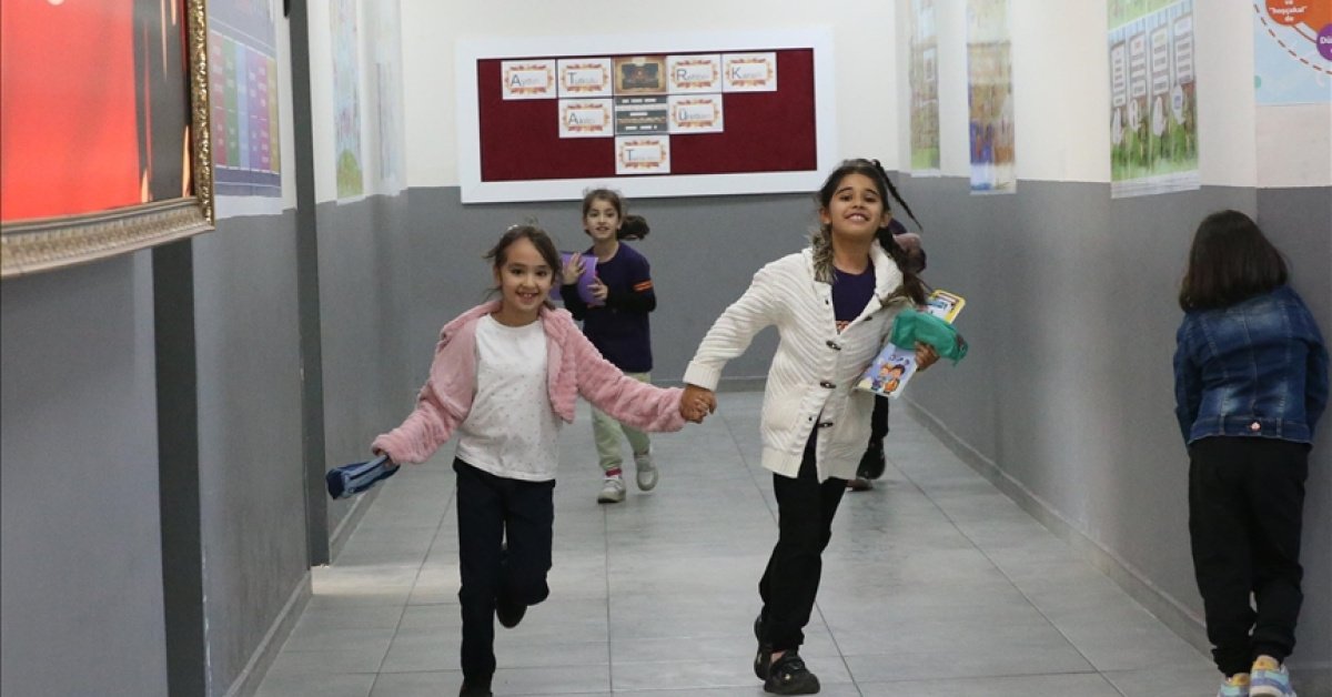 İkinci ara tatil ne zaman bitiyor? MEB 2026 takvimi ile okullar ne zaman açılacak, 2. dönem ara tatili hangi gün bitecek?