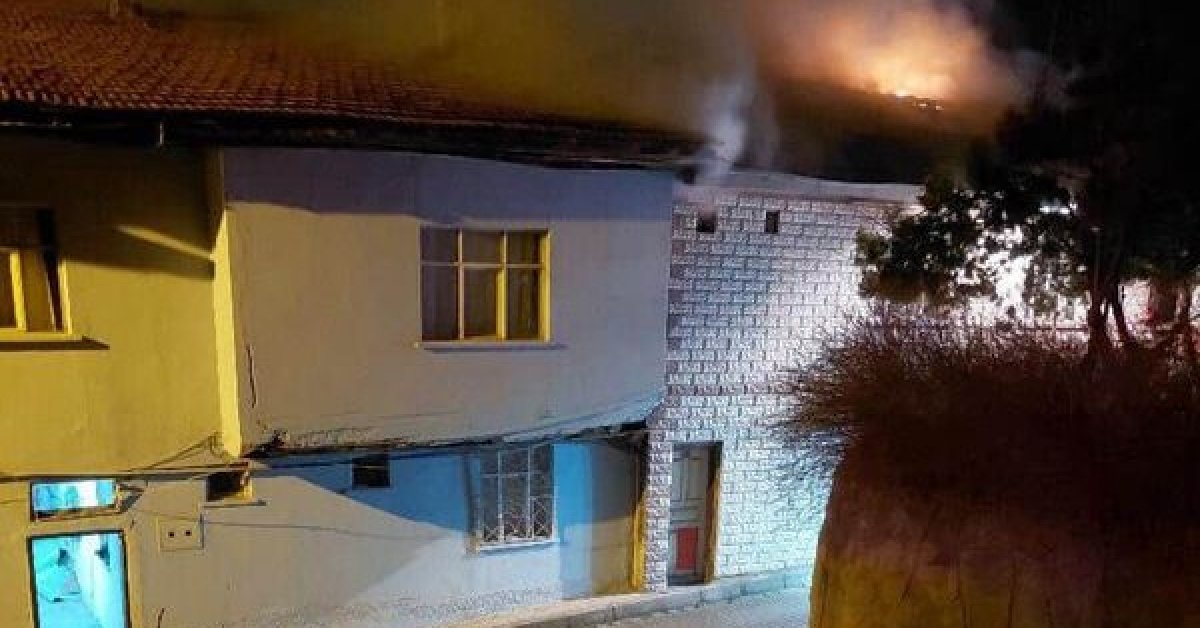 Çankırı’da ahşap ev alevlere teslim oldu: 2 ölü