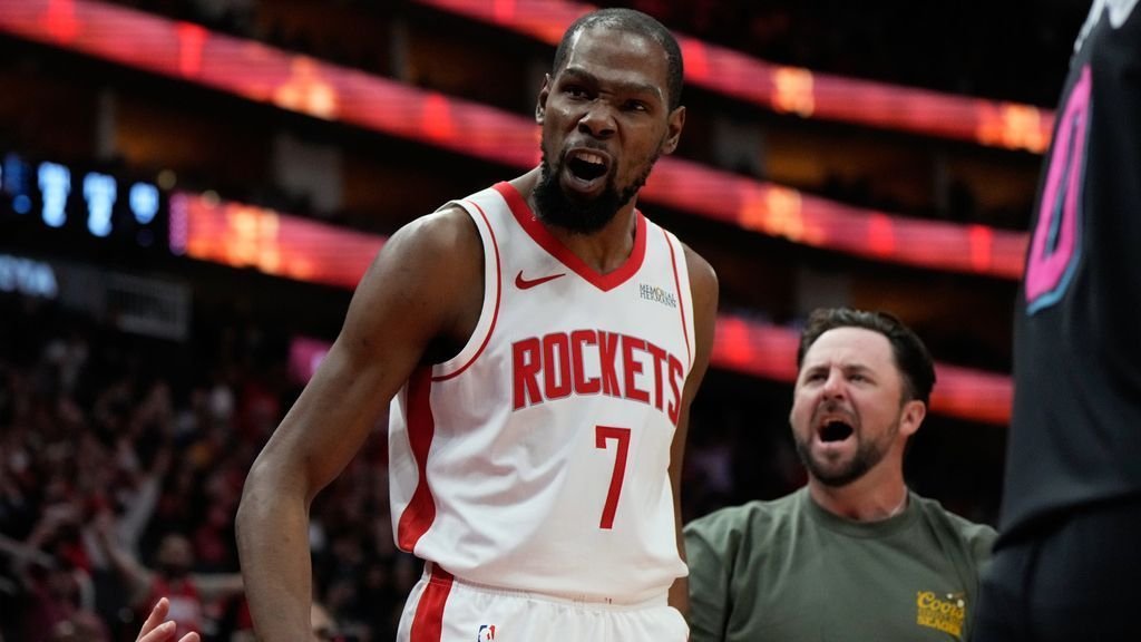 Kevin Durant passes Michael Jordan for fifth on scoring list