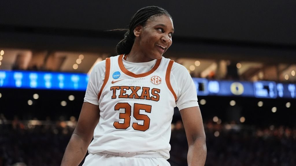 Madison Booker dominates Oregon with 40 as No. 1 Texas rolls on
