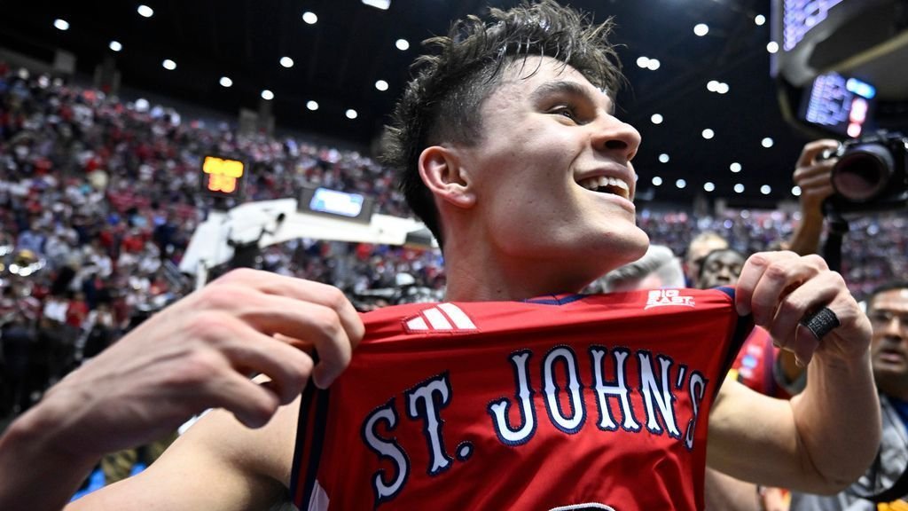 Darling’s layup seals St. John’s tournament win over Kansas