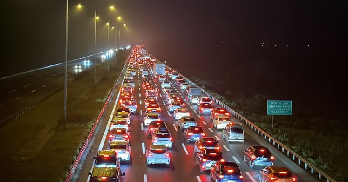 Bayram tatili sonrası yollarda dönüş yoğunluğu!