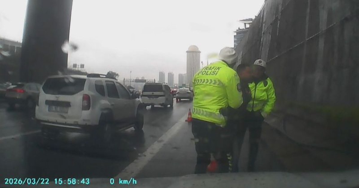 Bağcılar’da boğazına şeker kaçan sürücüyü polis yaşama döndürdü