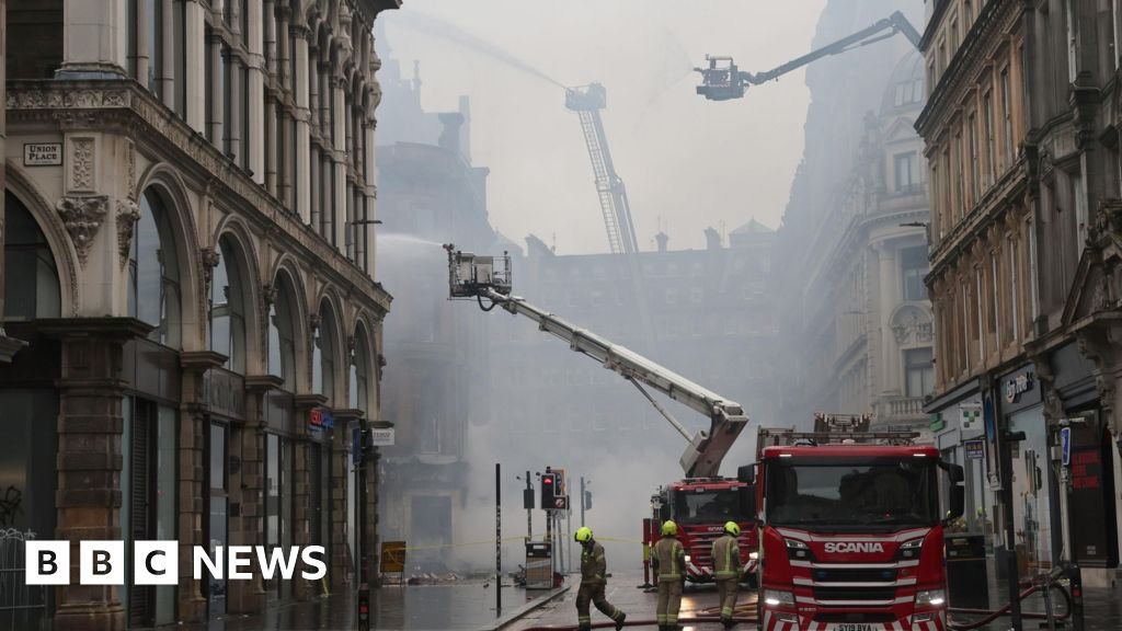 Days of disruption expected as Glasgow Central closed after fire near station