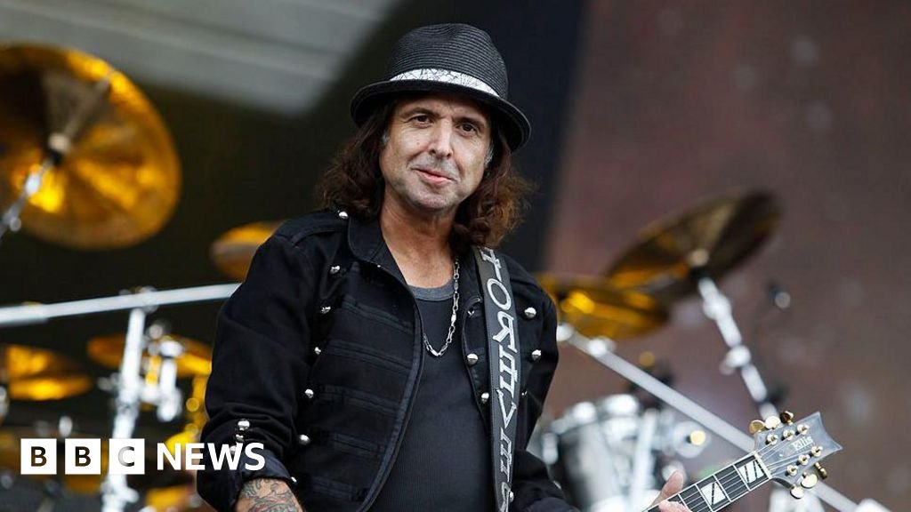 Motörhead guitarist Phil Campbell dies aged 64