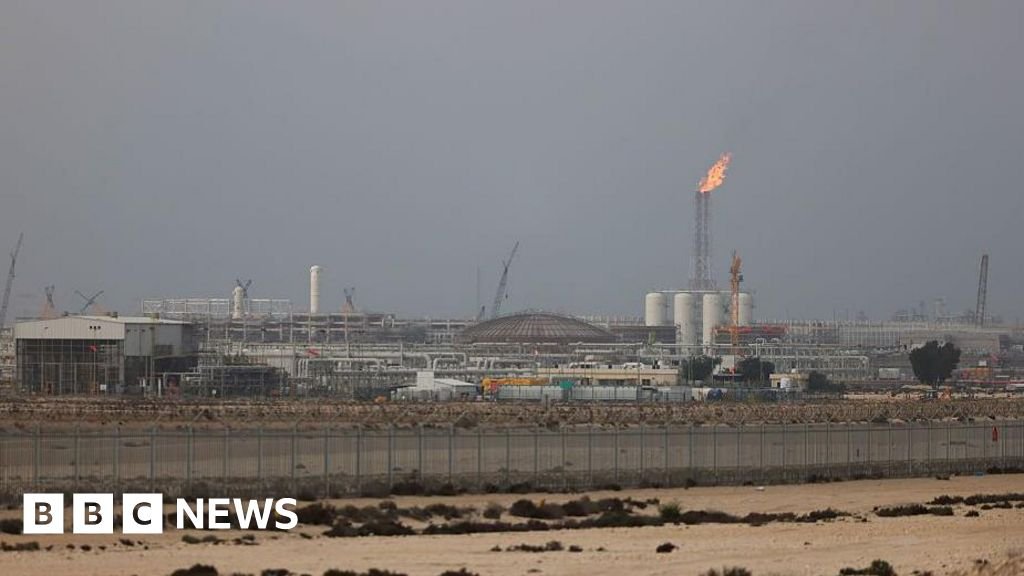 Oil price jumps after Qatar warns all Gulf production could stop within days
