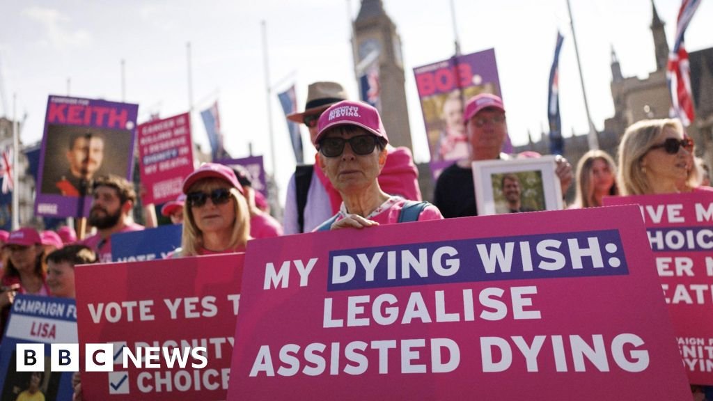 Starmer warned over assisted dying bill by more than 100 Labour MPs