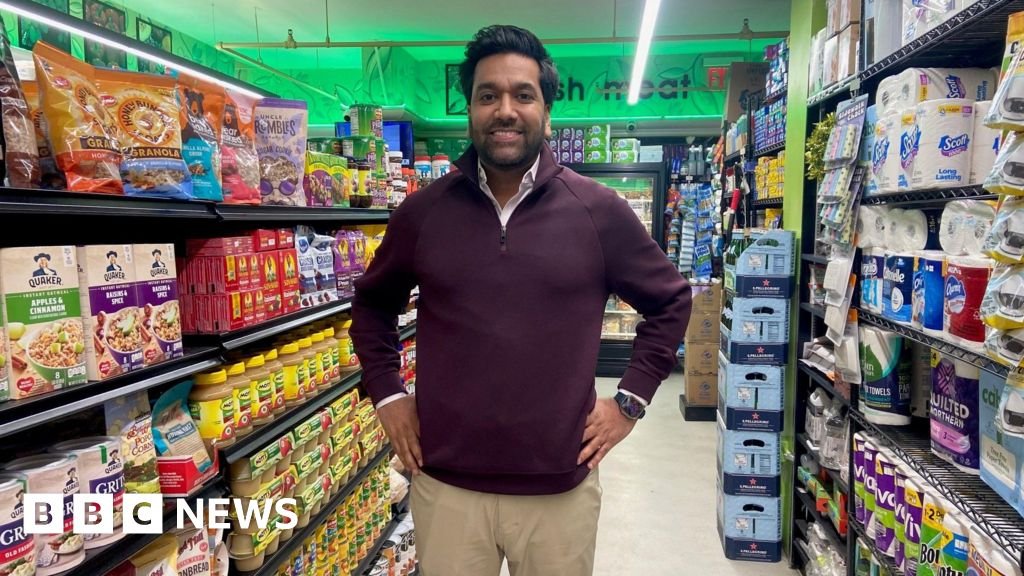 A small US grocer is calling out the lower prices at big chains