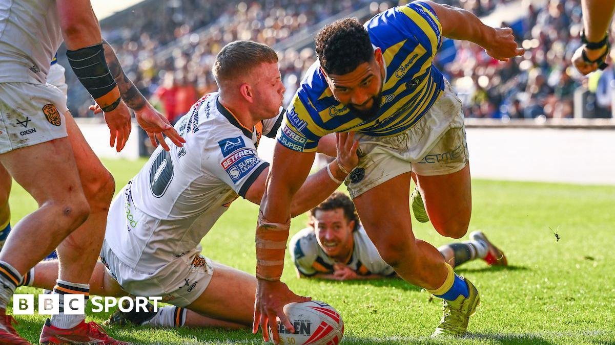 Super League: Warrington Wolves 72-6 Castleford Tigers