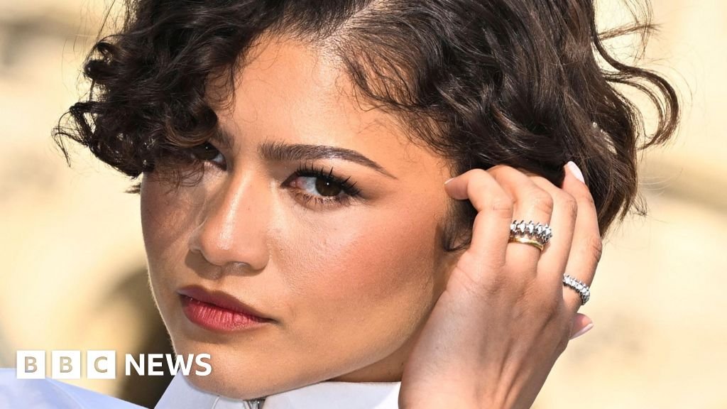 Zendaya's ring and Stella McCartney's horses – the sights and trends at Paris Fashion Week