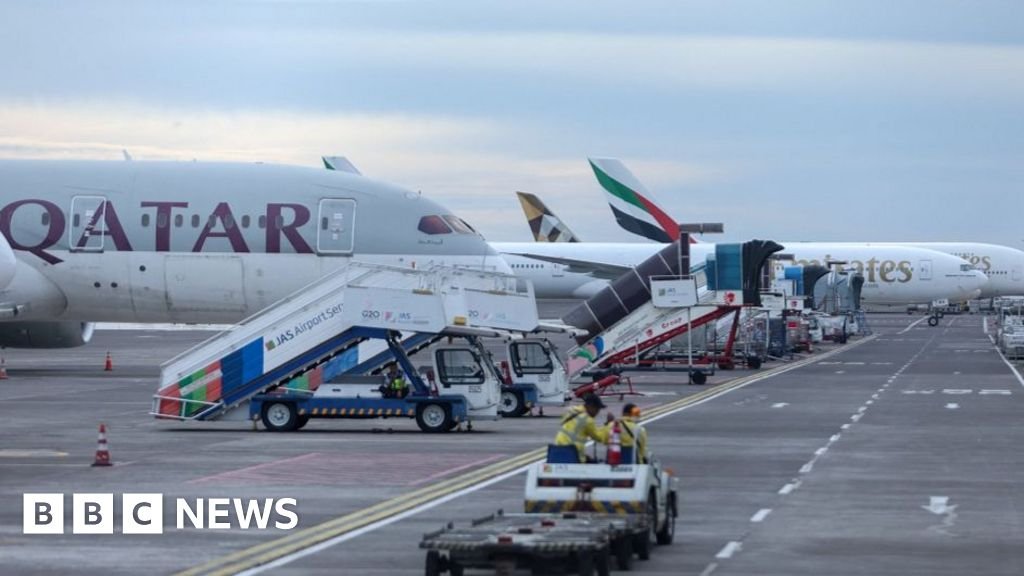 UK mounts operation to support thousands of Britons in Middle East