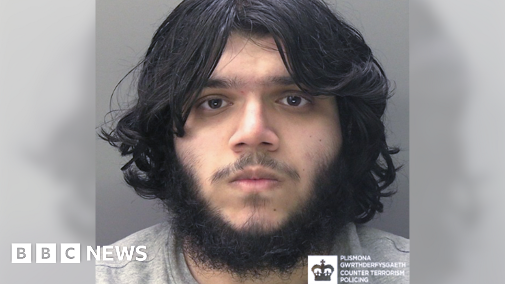 Man who tried to recruit child to Islamic State jailed