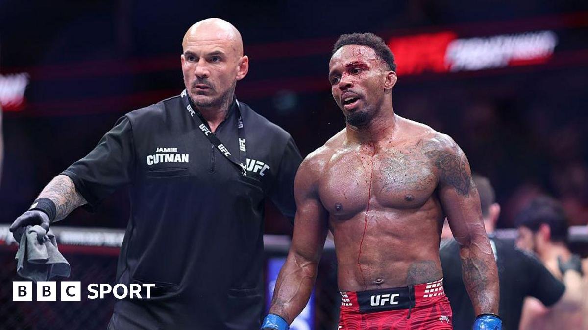 UFC London: Movsar Evloev beats Lerone Murphy to crush title hopes