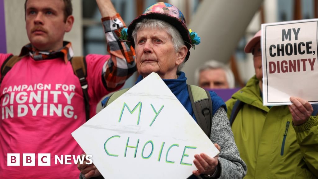 MSPs back six month amendment to assisted dying bill