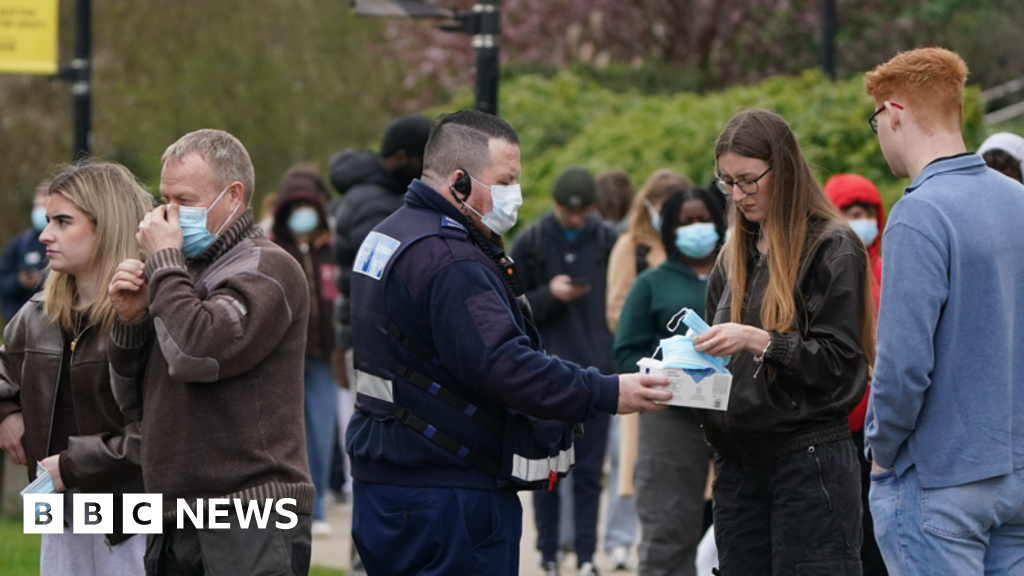 Was response to 'unprecedented' outbreak too slow?