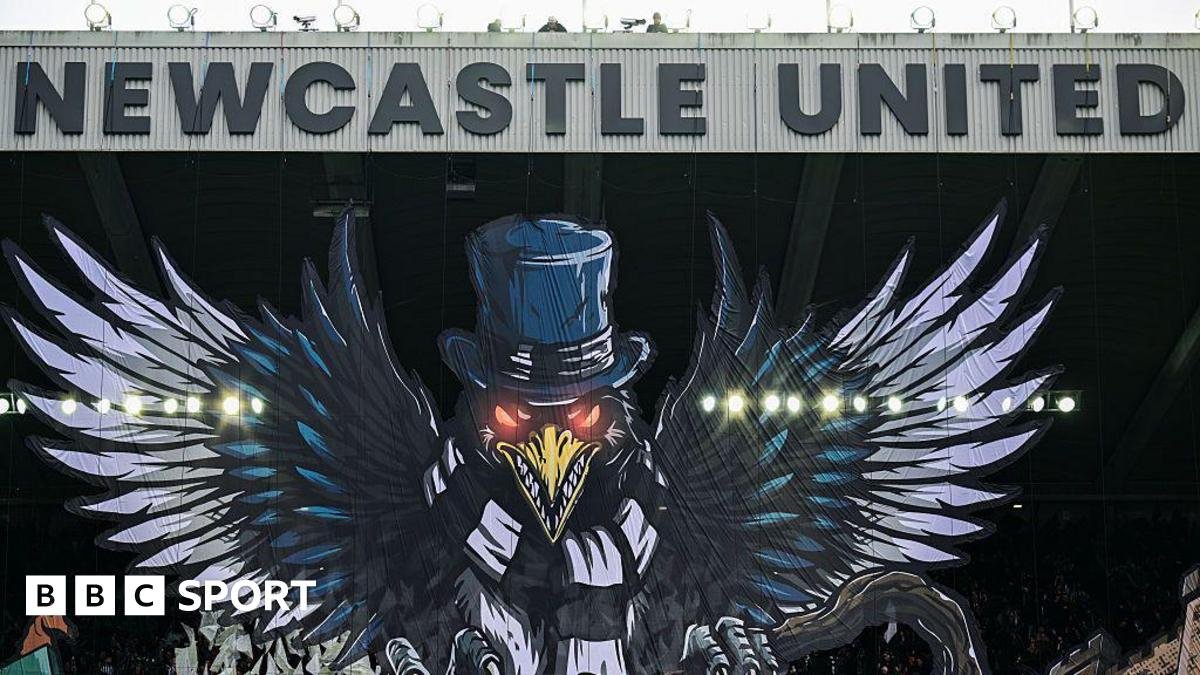 Newcastle-Sunderland match halted after reports of discrimination towards Lutsharel Geertruida