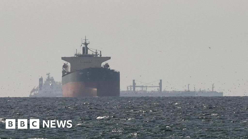 Trump urges UK and other nations to send warships to Strait of Hormuz