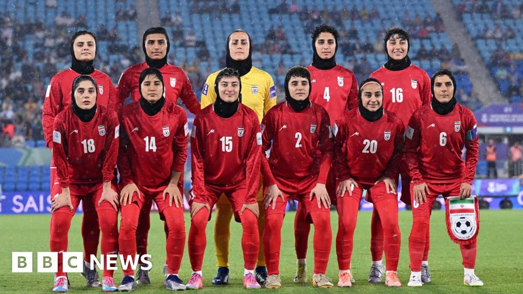 Three more Iran football team members change minds over asylum