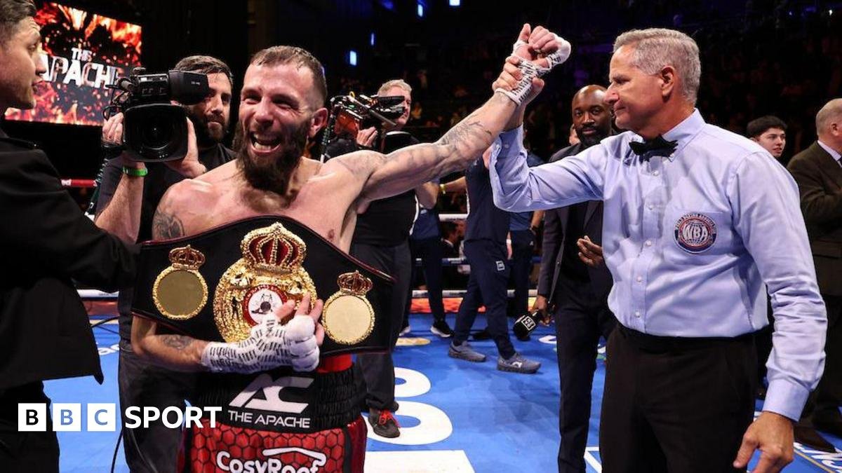 Cacace beats Dickens to become WBA super-featherweight champion