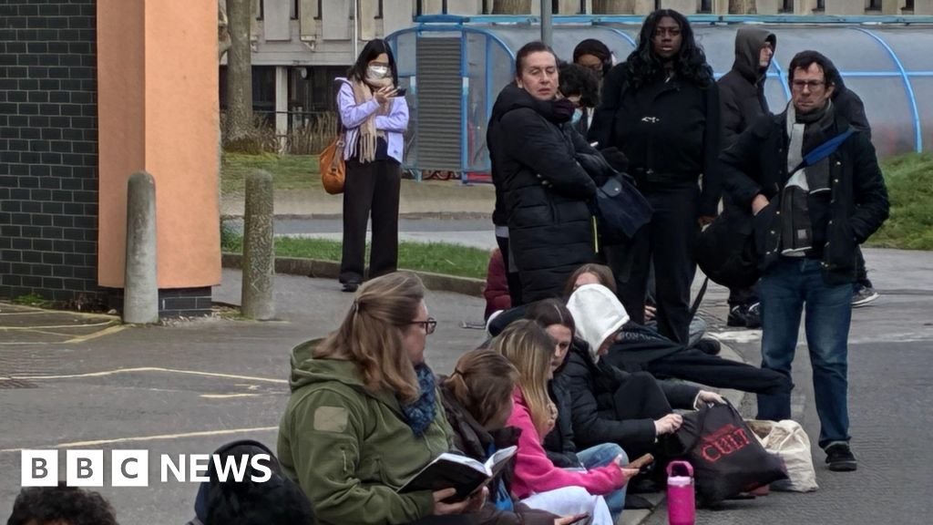 Meningitis cases rise as vaccine queues continue