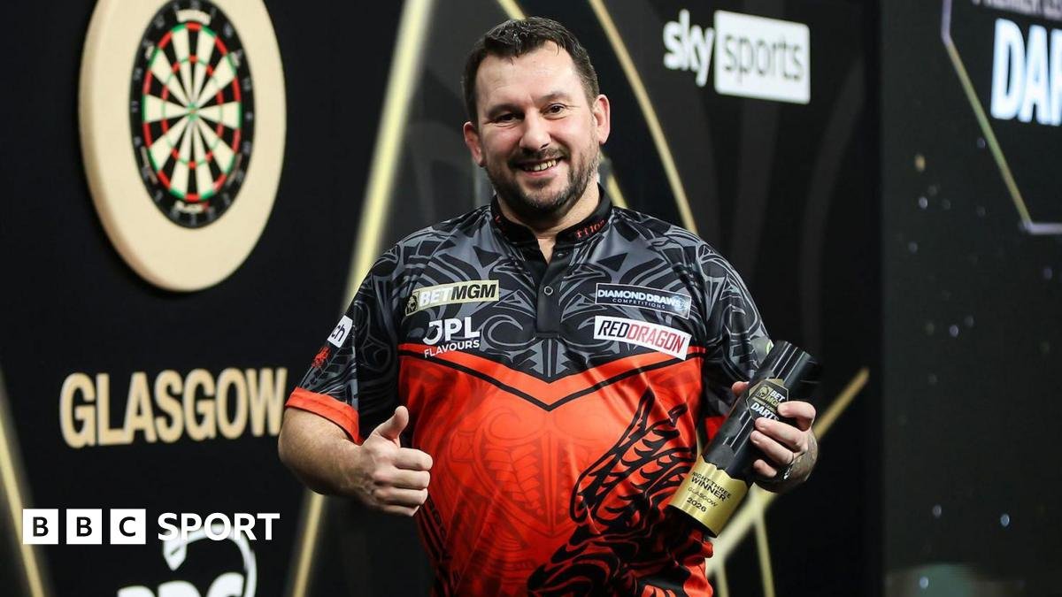 Premier League Darts: Jonny Clayton eyes all-Welsh final in Cardiff