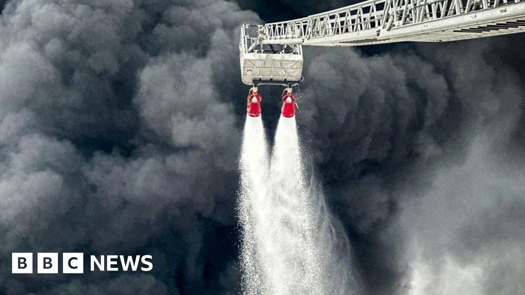 Ukraine-Hungary oil pipeline row threatens EU loan