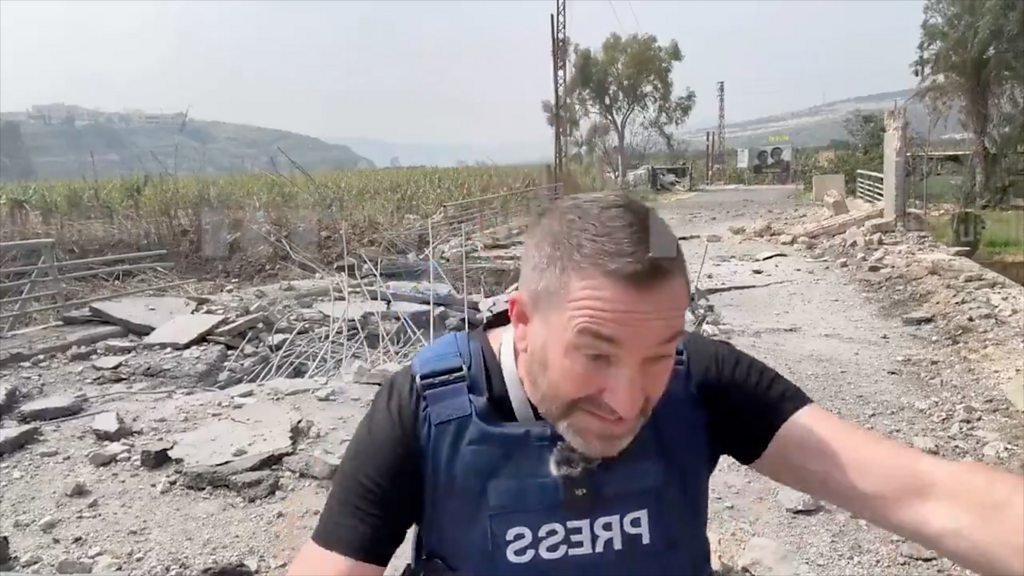 Watch: Israeli strike next to British journalist is not AI-generated